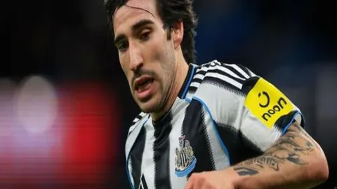 拜仁独霸欧冠！六载征程，无人可敌，八强之巅再创辉煌。